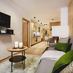 Daire Valentin Design